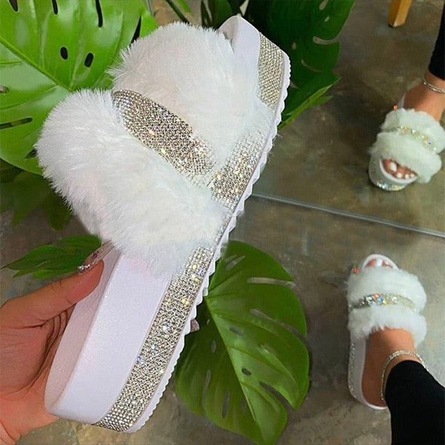 Fashion Women Slippers Large Size Sandals  Diamond Nice Fur Slides for House Outside Slippers
